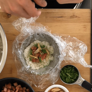 Onigiri assembly